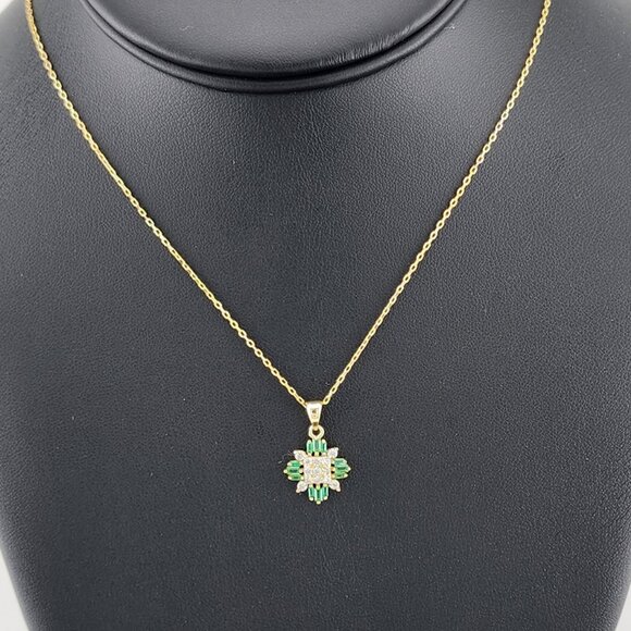 Delicate Sterling Silver 925 Snowflake Necklace – Winter-Inspired Elegance - Picture 1 of 5